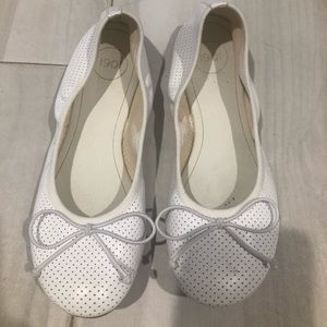 Girls white ballerina shoes